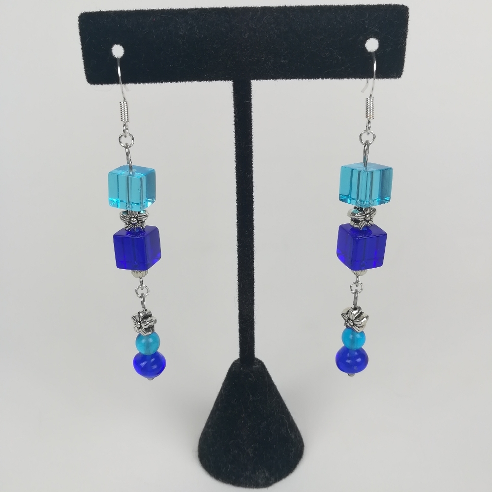 Two tone blue glass beaded dangle earrings - Picture 1 of 2
